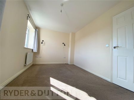 Lorton Close, Middleton, Manchester, Greater Manchester, M24 - Photo 2