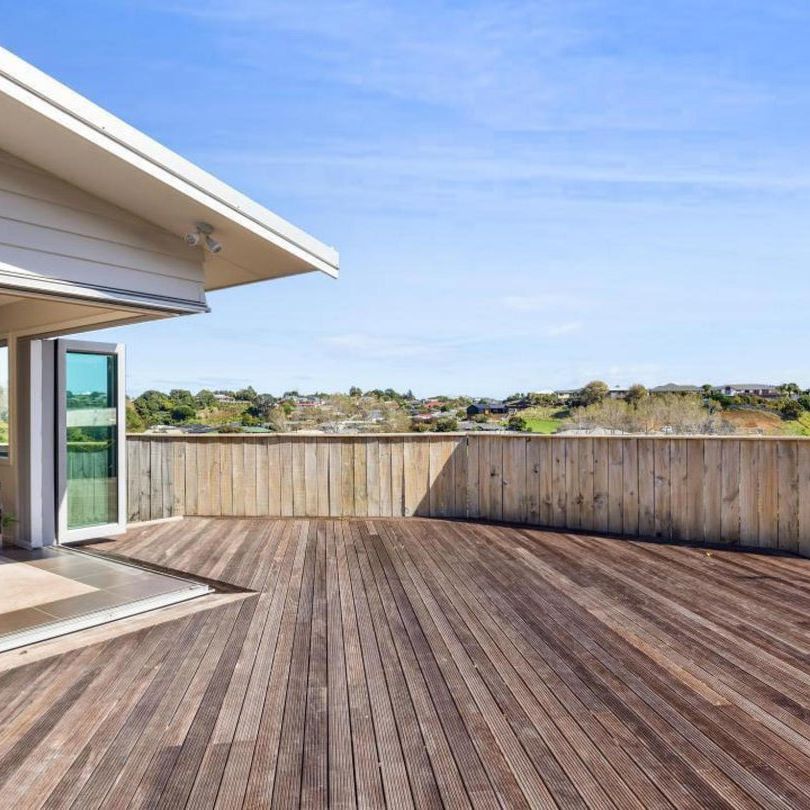 Beautiful 3 bedroom home - Photo 1
