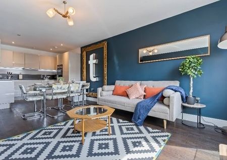 3 Bed Flat, London, E8 - Photo 2