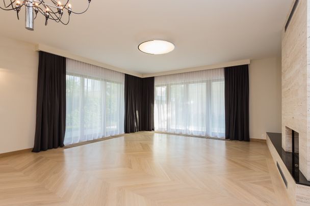 Piękny dom na strzeżonym osiedlu | MOKOTOW - Zdjęcie 1