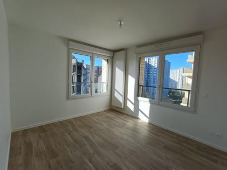 location Appartement T5 DE 111.1m² À BOBIGNY - Photo 3
