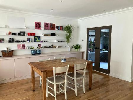 4 bedroom end of terrace house to rent - Photo 5