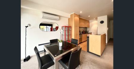 FURNISHED ONE BEDROOM HOME WITH STUDY IN GREAT LOCATION - Photo 4