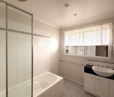 Prime Location! - Photo 2