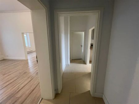 Neumünster: Schicke 3 Zimmer Altbauwohnung zur Miete - OTTO STÖBEN GmbH - Photo 2