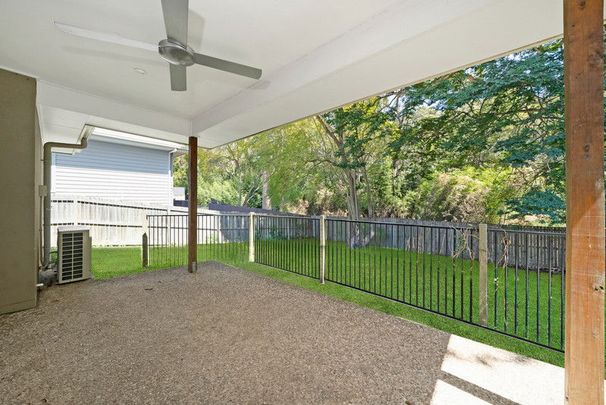 DON'T MISS OUT ON THIS BEAUTIFUL UNIT!! - Photo 1