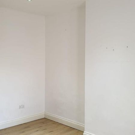 1 bedroom semi-detached house to rent - Photo 3