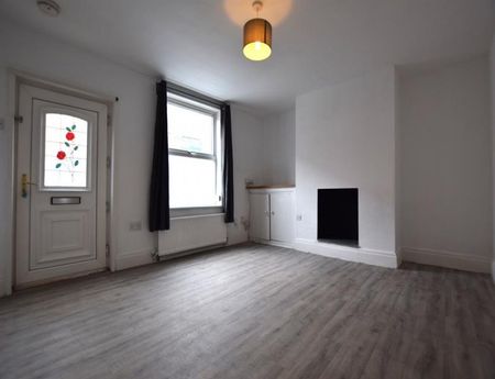 2 Bedroom Terraced To Let - Photo 3