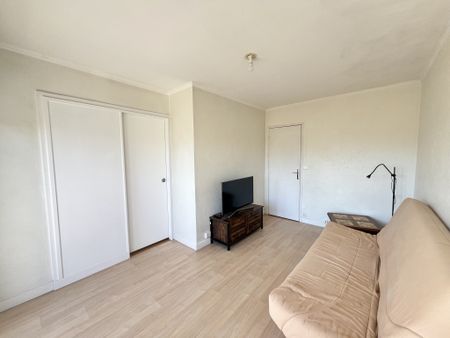 Location Appartement 2 pièces 45m² ORLEANS 45000 - Photo 5