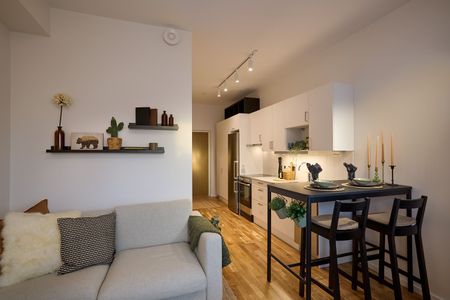 Vi har några lediga nyproducerade ettor på Ludvigsbergsvägen 33. - Photo 3