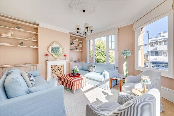 4 bedroom end of terrace house to rent - Photo 1