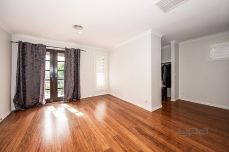 10 Ridgegreen View, Caroline Springs - Photo 4