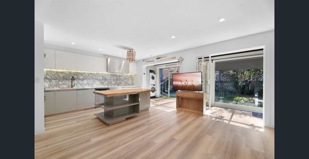 UNIQUE GROUND FLOOR APARTMENT - Photo 1