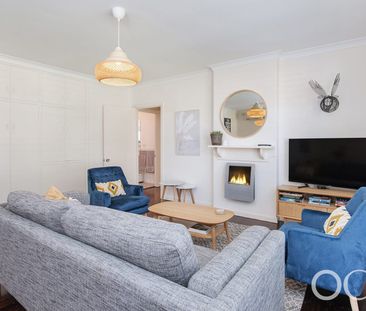 Open the Door To Leafy Living in a Fully Furnished Unley Park Retreat - Photo 3