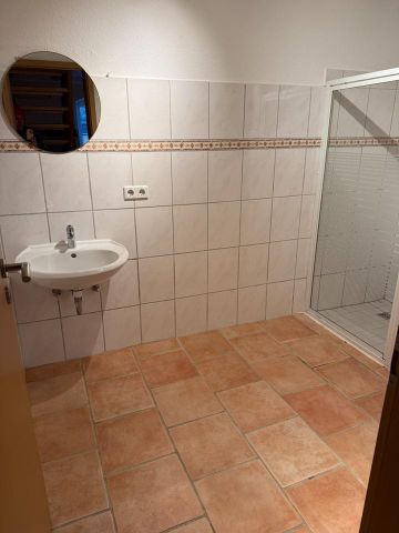 Gepflegte 2,5-Zimmer-Wohnung (85 qm) mit Terrasse und Garten - Photo 2