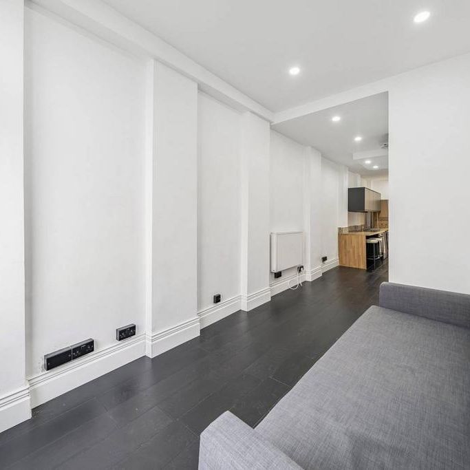 Studio to rent - Photo 1