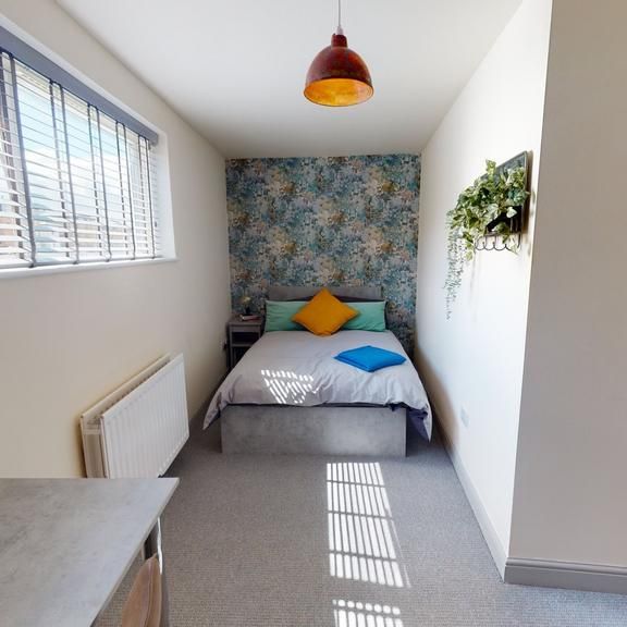 5 bedroom flat to rent - Photo 1