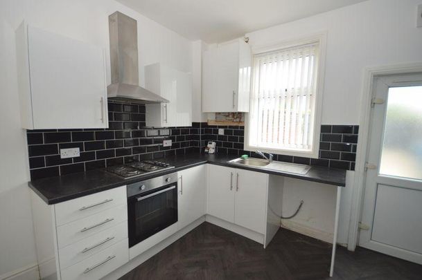 3 bedroom terraced house to rent - Photo 1