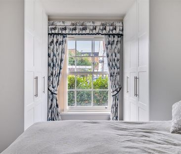 Harington Lodge, Chichester - Photo 1