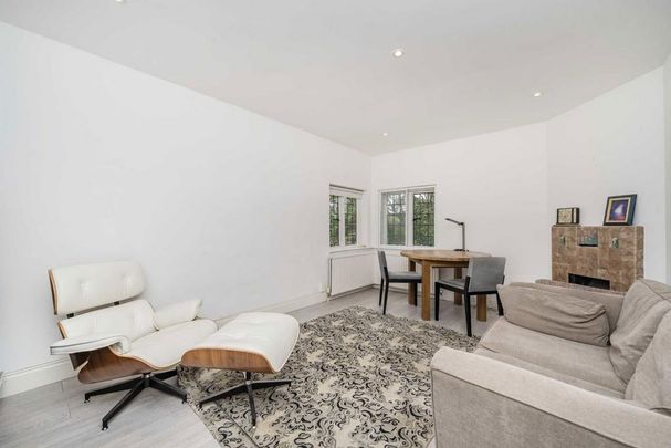 3 bedroom flat to rent - Photo 1