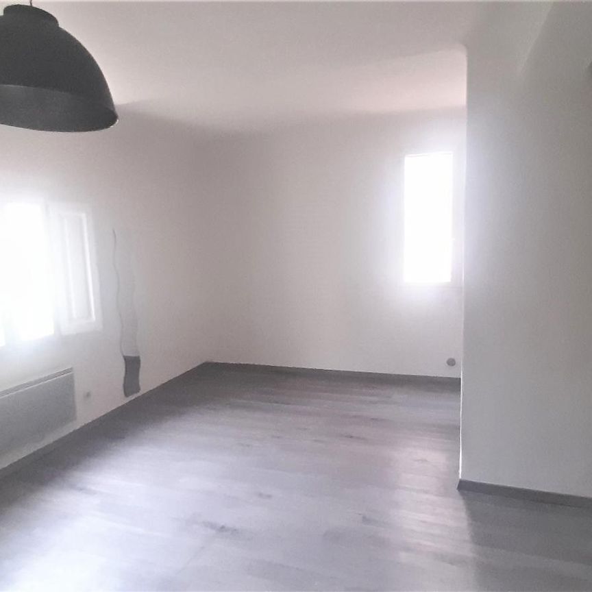 Location Appartement 1 pièce 27m² AIX EN PROVENCE 13100 - Photo 1