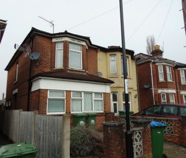 Shirley Park Road, Southampton - Photo 1