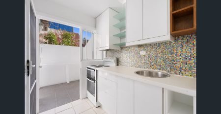 Executive Terrace in a Sought-After Central Location - Photo 2