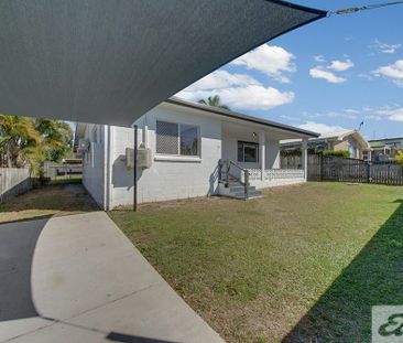 NEAT AND TIDY 3 BEDROOM HOME WITH LARGE OUTDOOR ENTERTAINING AREA - Photo 5