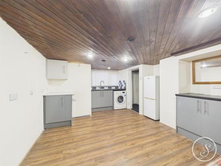 3 bedroom terraced house to rent - Photo 5