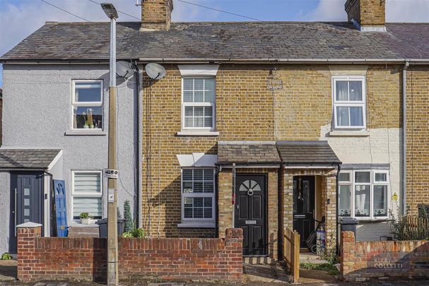 2 bedroom terraced house to rent - Photo 1