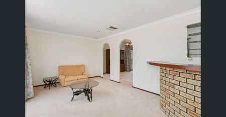 FAMILY HOME - Photo 2