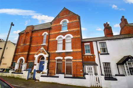 3 bed terraced house to rent in St. Marys Walk, Scarborough, YO11 - Photo 3