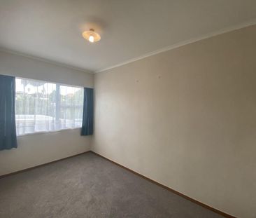 Spacious home in prime Kamo location - Photo 3