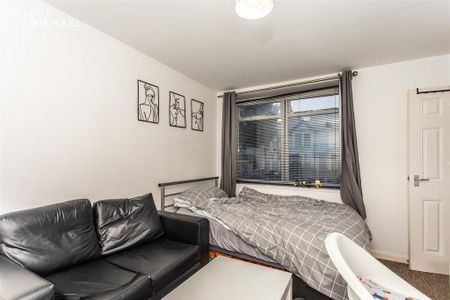 1 bedroom in a house share to rent - Photo 3