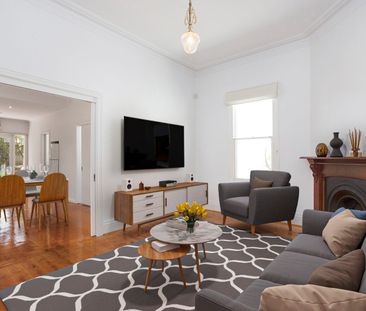 Classic in Caulfield North - Photo 2