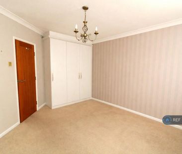 4 bedroom bungalow to rent - Photo 3