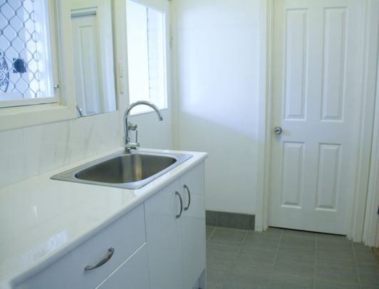 Oaklands Park - Photo 1