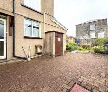 3 bedroom end of terrace house to rent - Photo 2