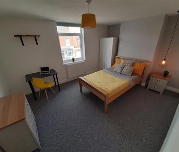 1 bedroom in a house share to rent - Photo 5