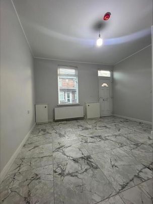 197 Avoniel Road, Belfast, BT5 4SG - Photo 1