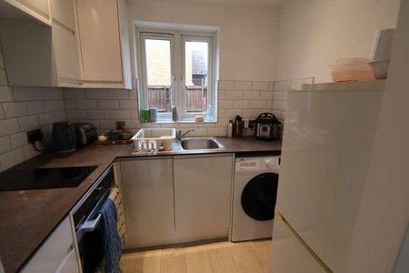 Isambard Place, London, SE16 - Photo 4