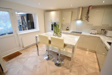 3 bedroom end of terrace house to rent - Photo 5