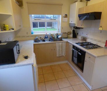 3 bedroom semi-detached house to rent - Photo 5