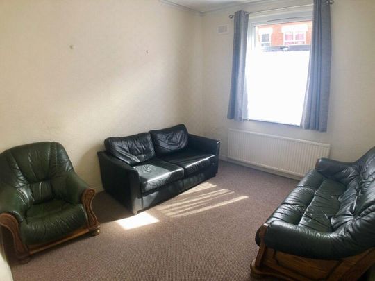 4 bedroom terraced house to rent - Photo 1