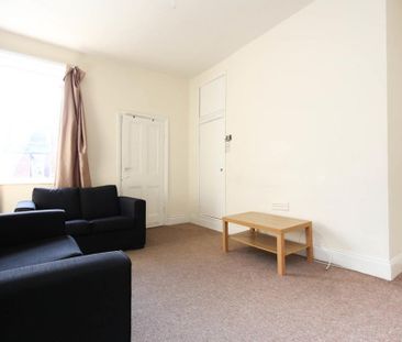 3 bedroom flat to rent - Photo 1