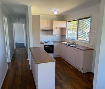 3 Bedroom House with Generous Yard in Convenient Location! - Photo 4