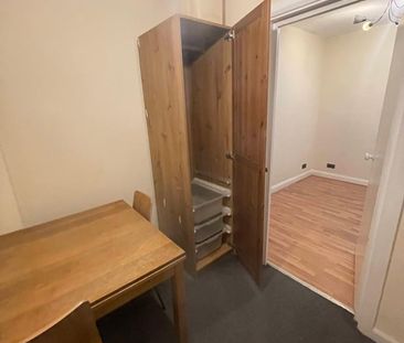 2 Bed Flat, Kings Drive, HA9 - Photo 1