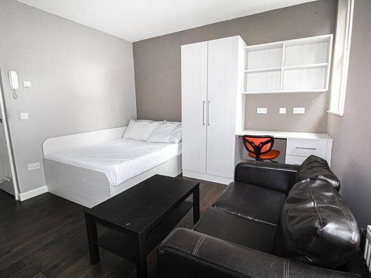 Studio to rent - Photo 1