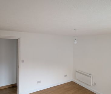 1 Bed Flat, Butlers Close, BS5 - Photo 6
