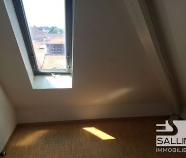 APPARTEMENT DE 2½ PIECES DUPLEX SUR RUE PIETONNE DU CENTRE VILLE - Photo 4